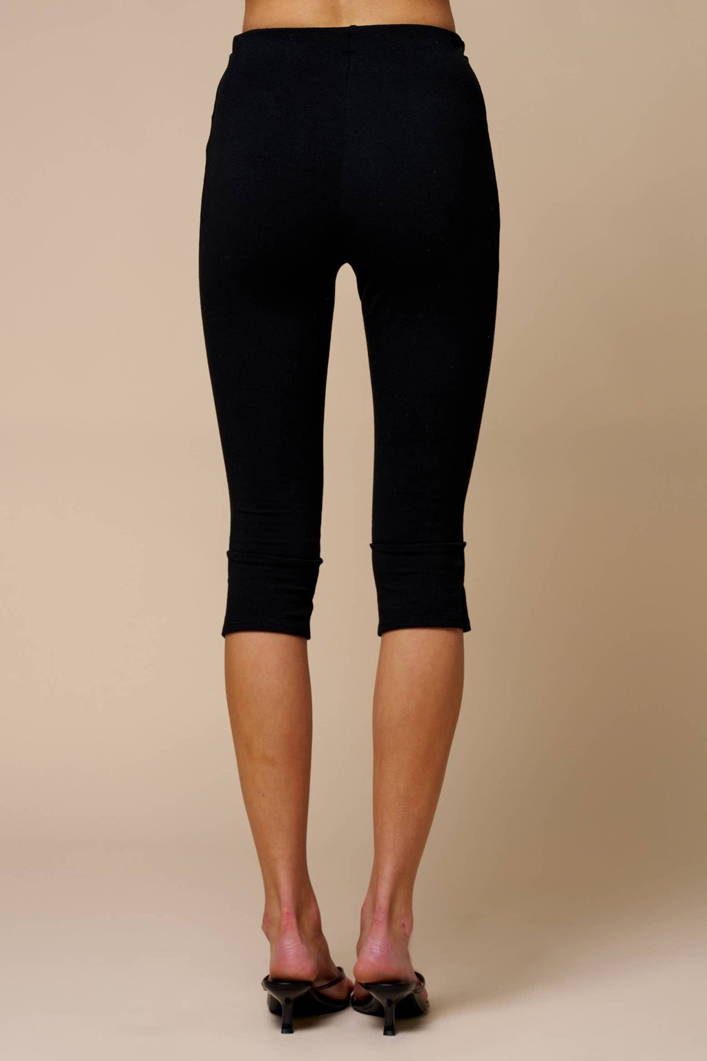 KNIT CAPRI PANTS WITH SIDE SLITS