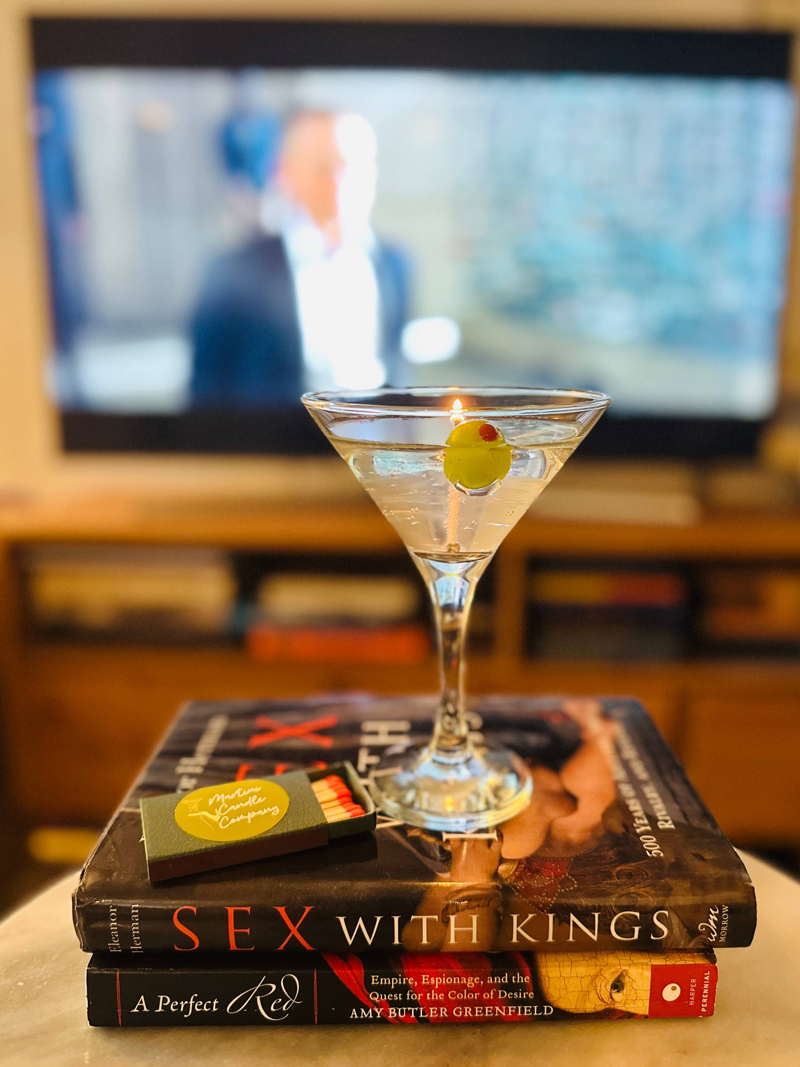 Scented 7.5oz. Dirty Martini Candle. Gin. Vodka. Olives.