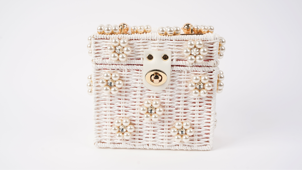 WICKER BUCKET DAISY FLOWER PURSE