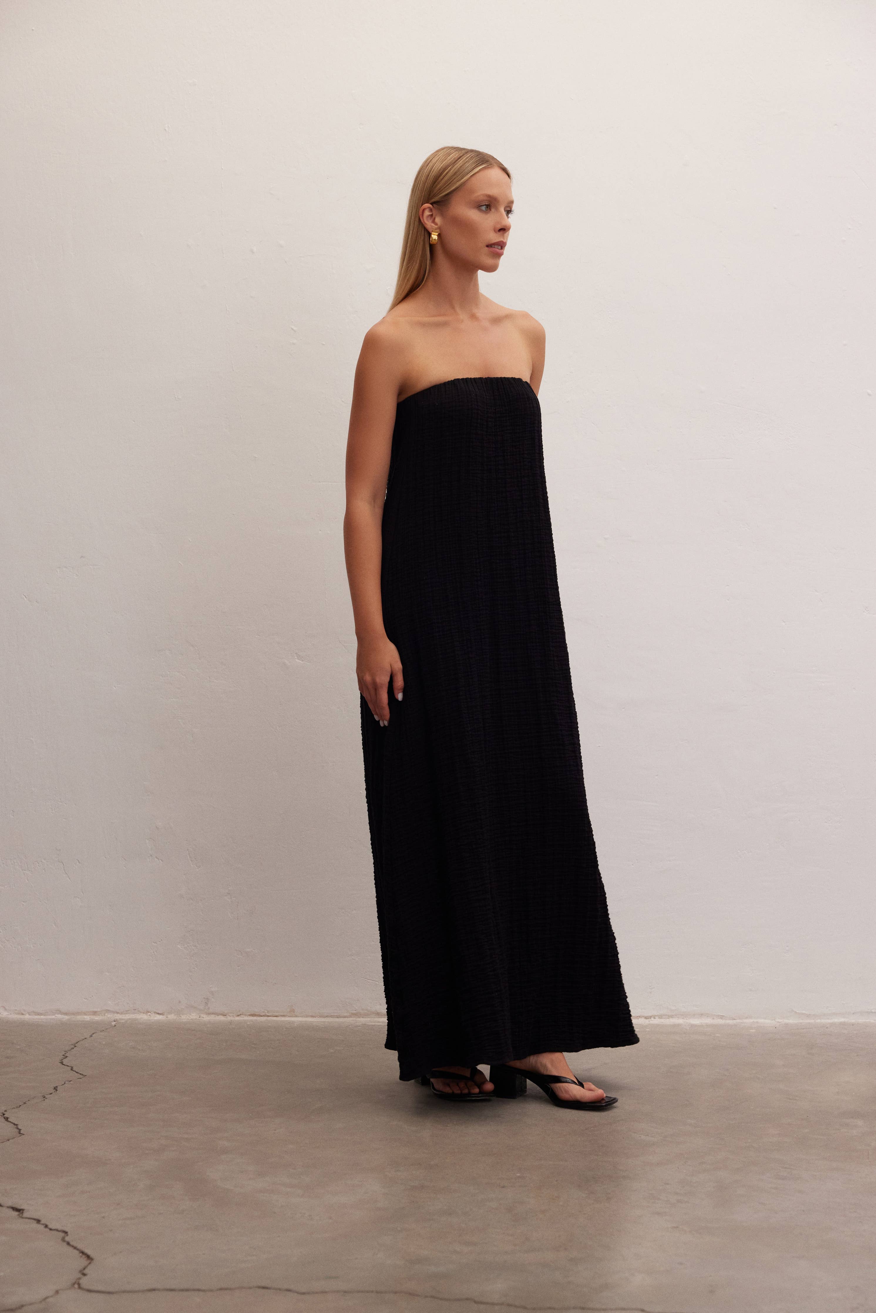 Zephyr | Textured Strapless Dress