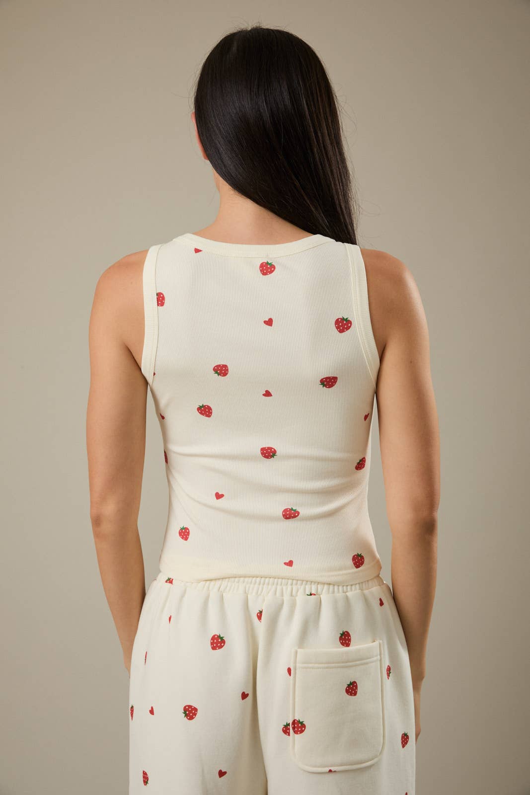 Scoop Neck Sleeveless Strawberry Print Tank top