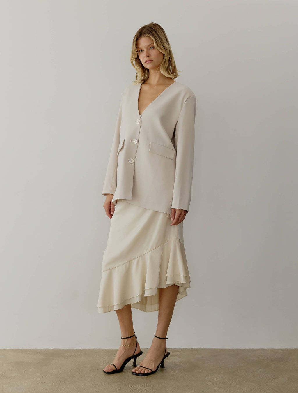 The Eleanor Blazer | Deep V-Neck Oversized Blazer