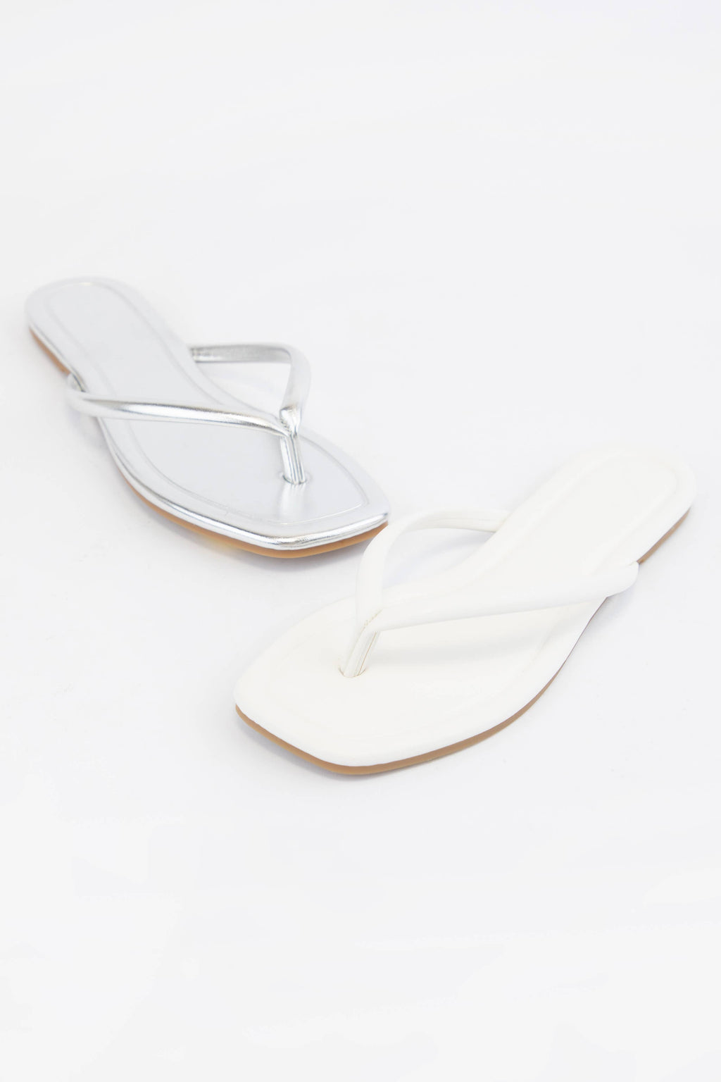 TALLULAH-1 SOLID COLOR SQUARE-TOE THONG SANDAL