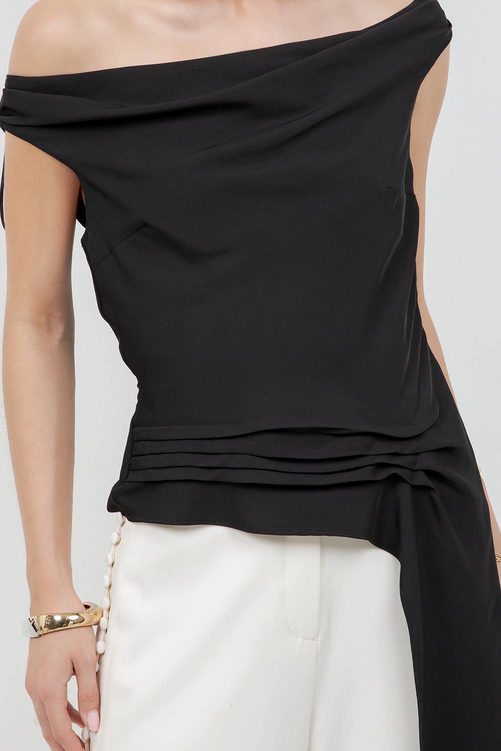 SOFT WOVEN ASYMMETRICAL SLEEVELESS TOP W PLEAT DETAILS