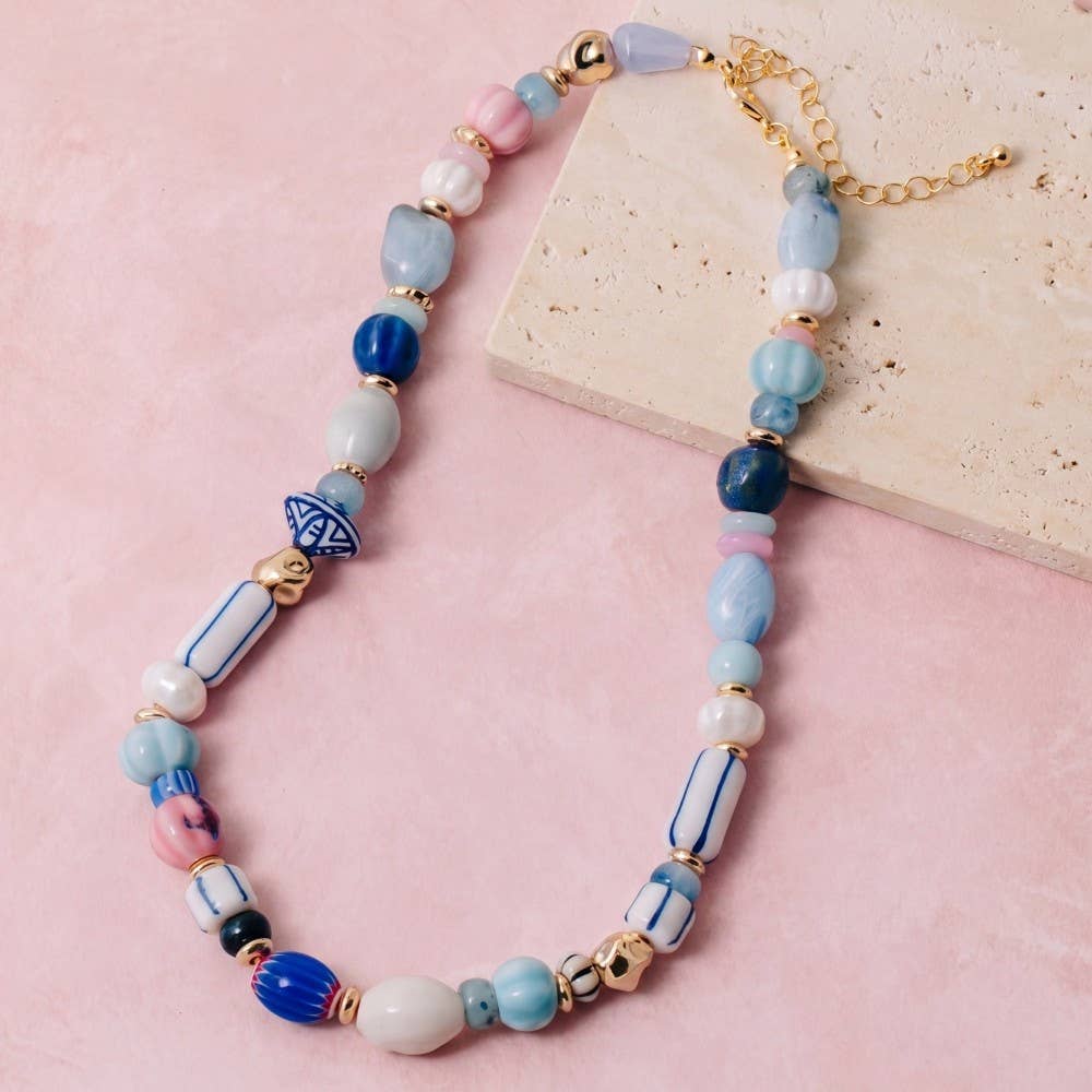 MIXED GLASS BEAD NECKLACE