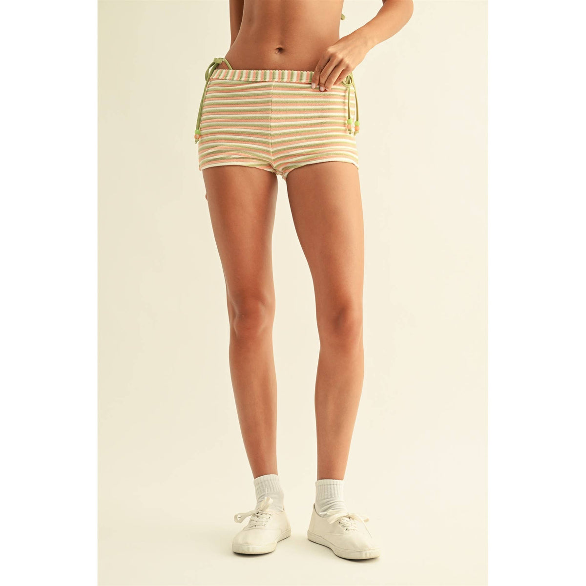 WONDERLAND SHORT