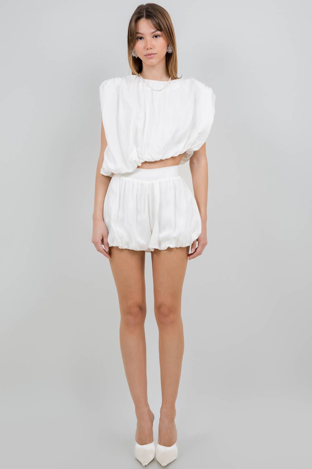 FLOWY WOVEN BALLOON SHORTS WITH V WAISTBAND