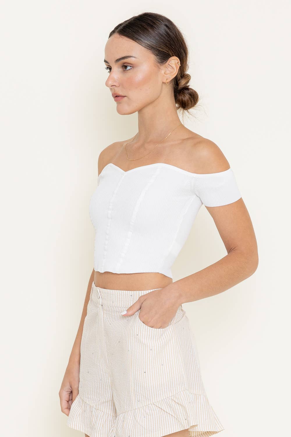 CHIC CRYSTAL RUFFLED BOTTOM HEM SHORT SHORTS