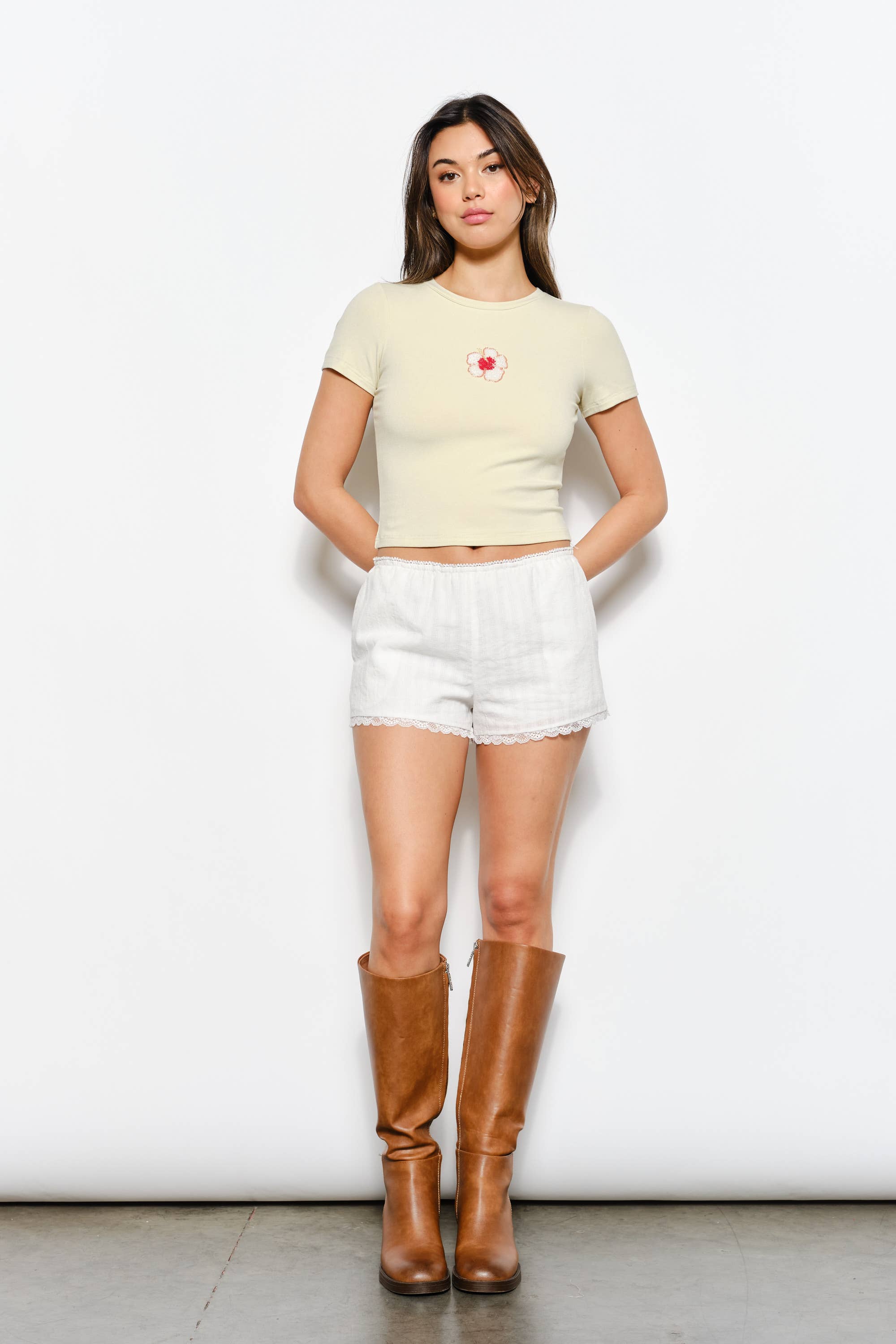 FLOWER BEAD EMBROIDERED TEE
