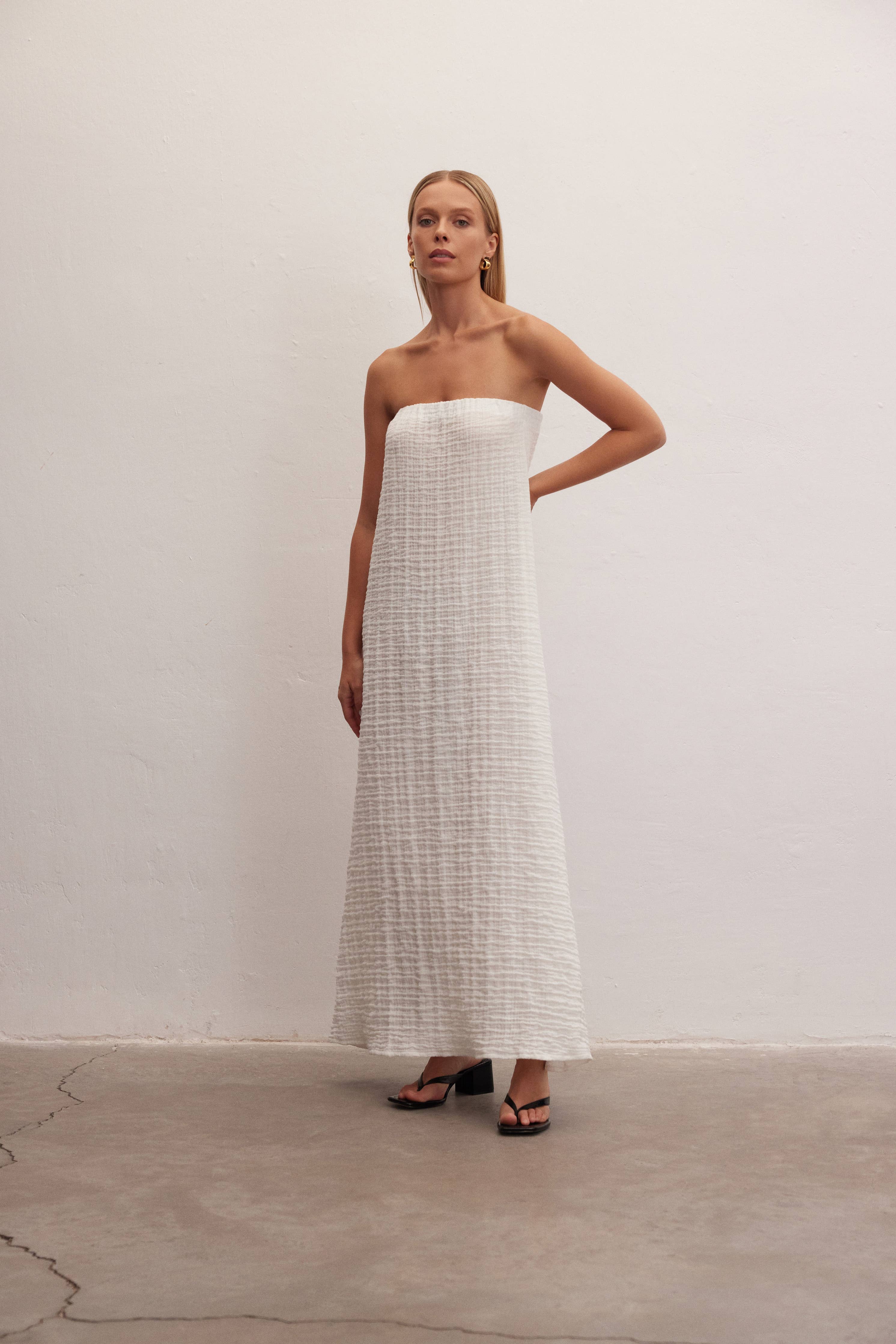 Zephyr | Textured Strapless Dress