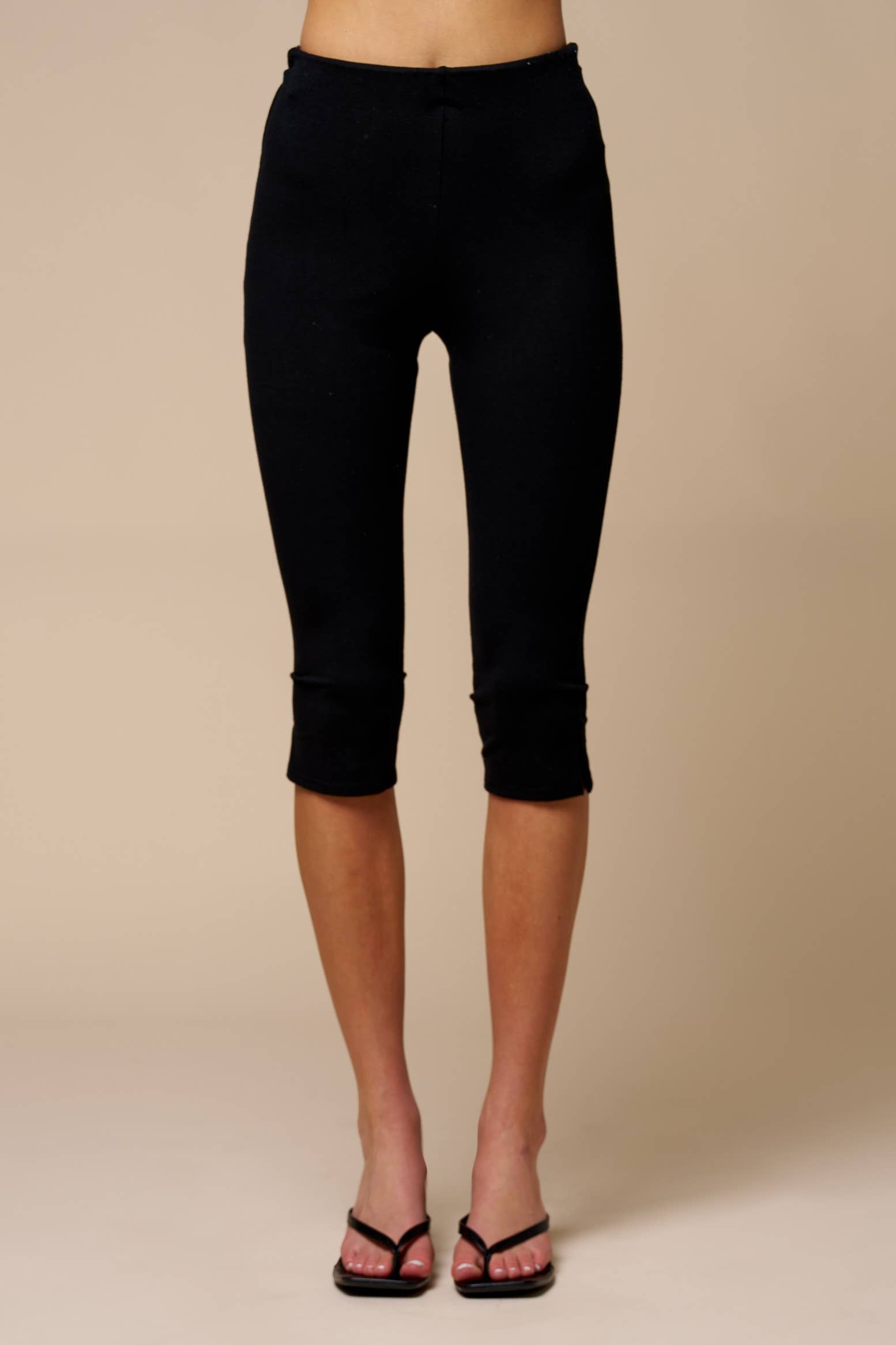 KNIT CAPRI PANTS WITH SIDE SLITS