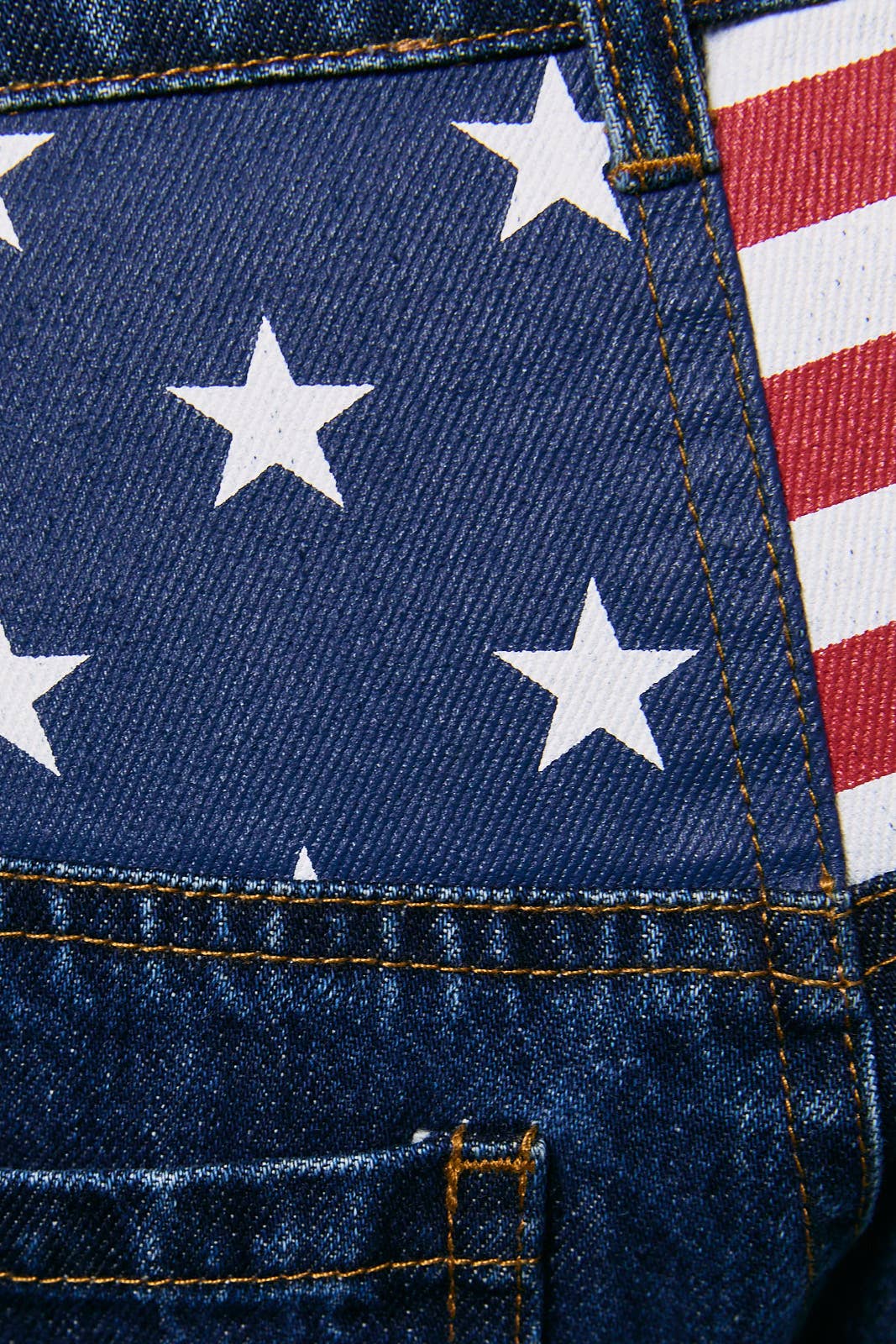 LOW-RISE USA FLAG DETAIL AT BACK PANTS