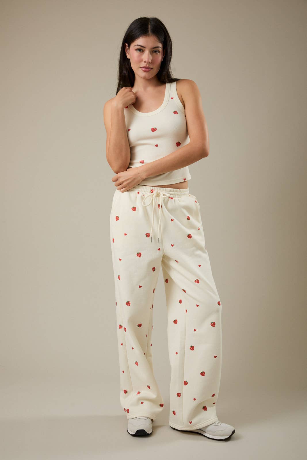 Scoop Neck Sleeveless Strawberry Print Tank top