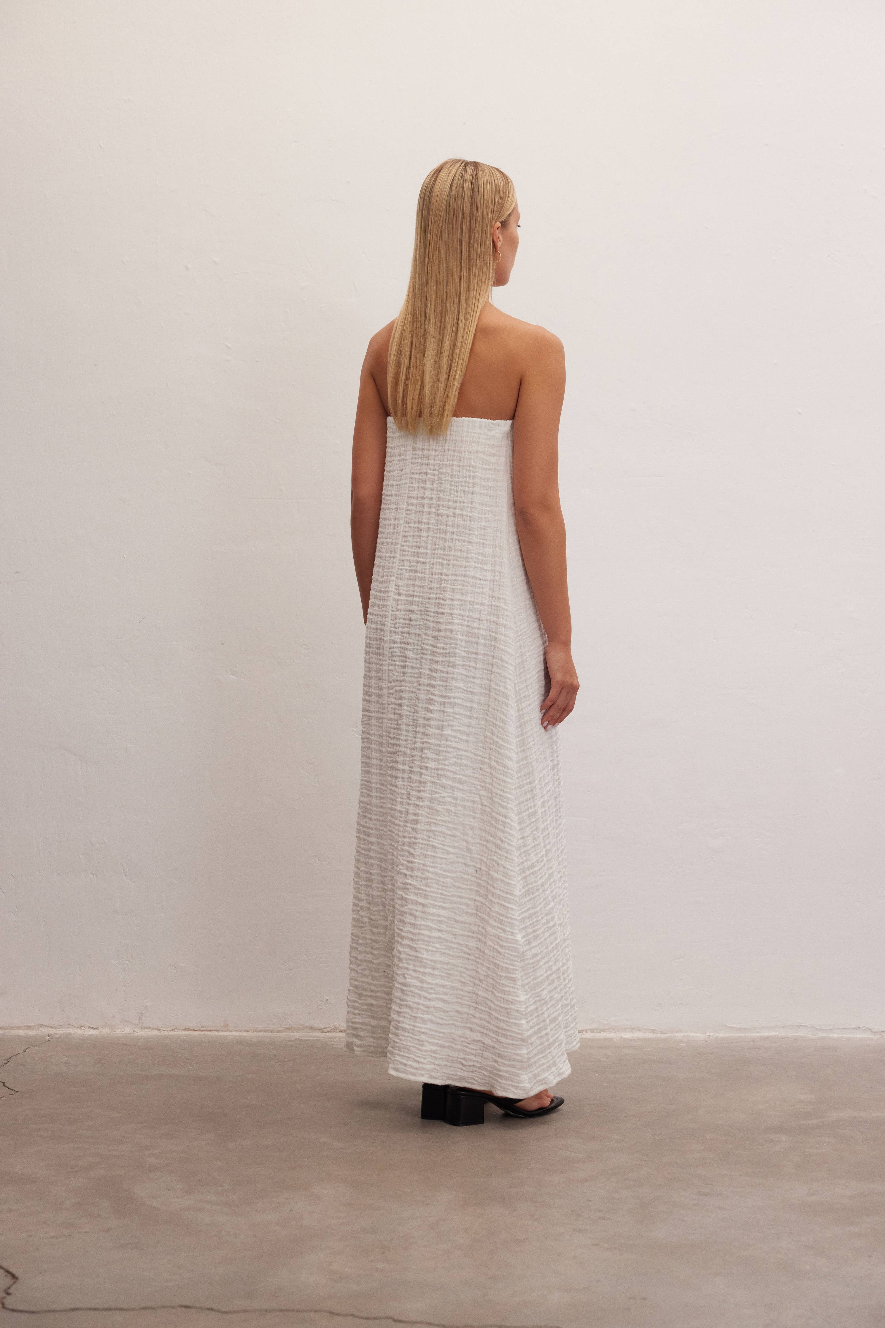 Zephyr | Textured Strapless Dress