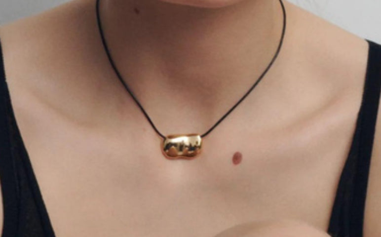 Heaven Mayhem - Pebble Necklace Gold