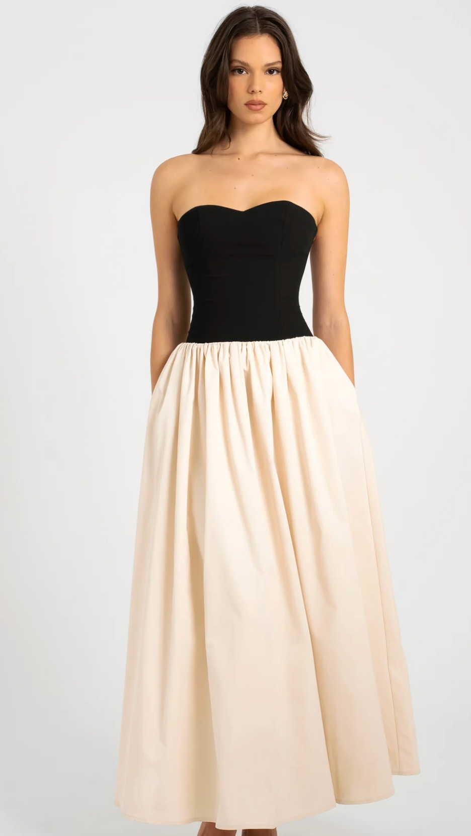 Miss Circle - Sana Sweetheart Lace-up Back Drop Waist Maxi Dress