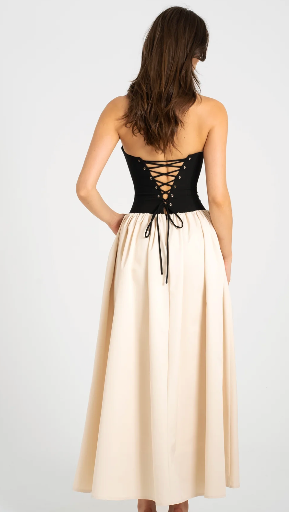 Miss Circle - Sana Sweetheart Lace-up Back Drop Waist Maxi Dress