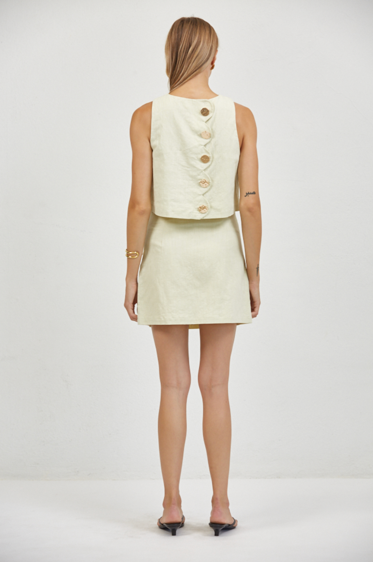 MOD BUTTONED TOP