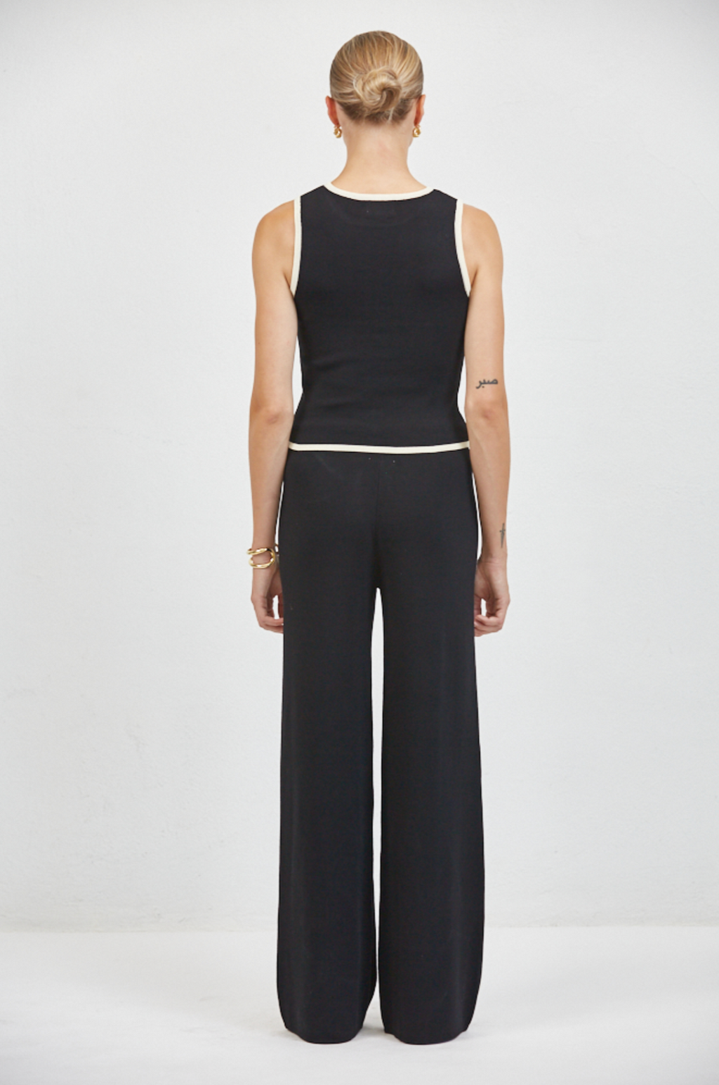 KNIT SLEEVELESS TOP