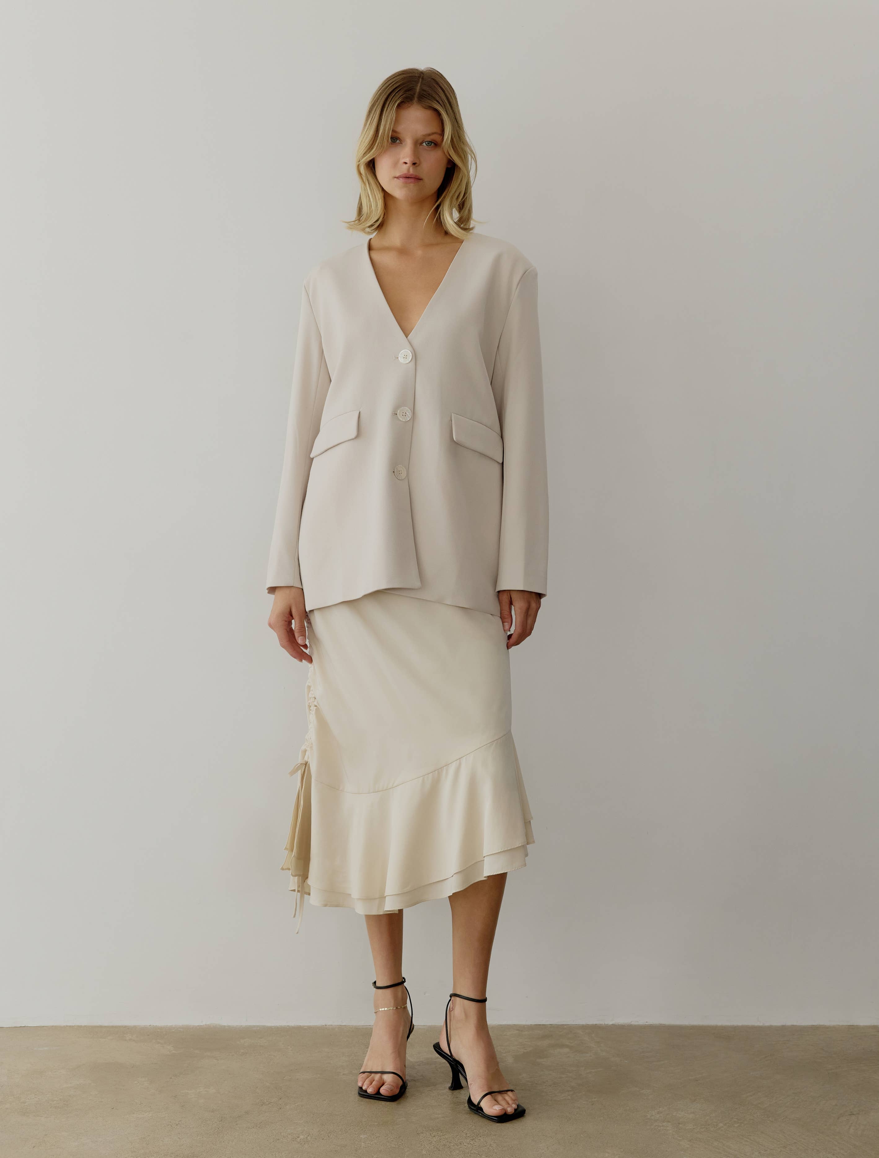The Eleanor Blazer | Deep V-Neck Oversized Blazer