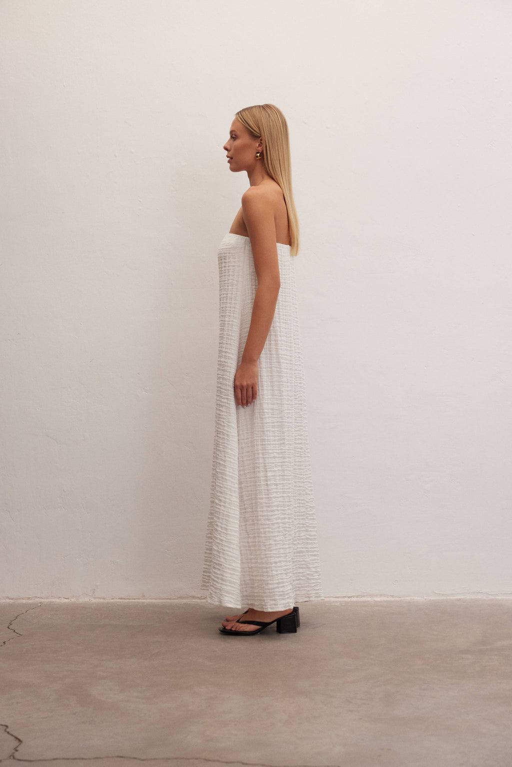 Zephyr | Textured Strapless Dress