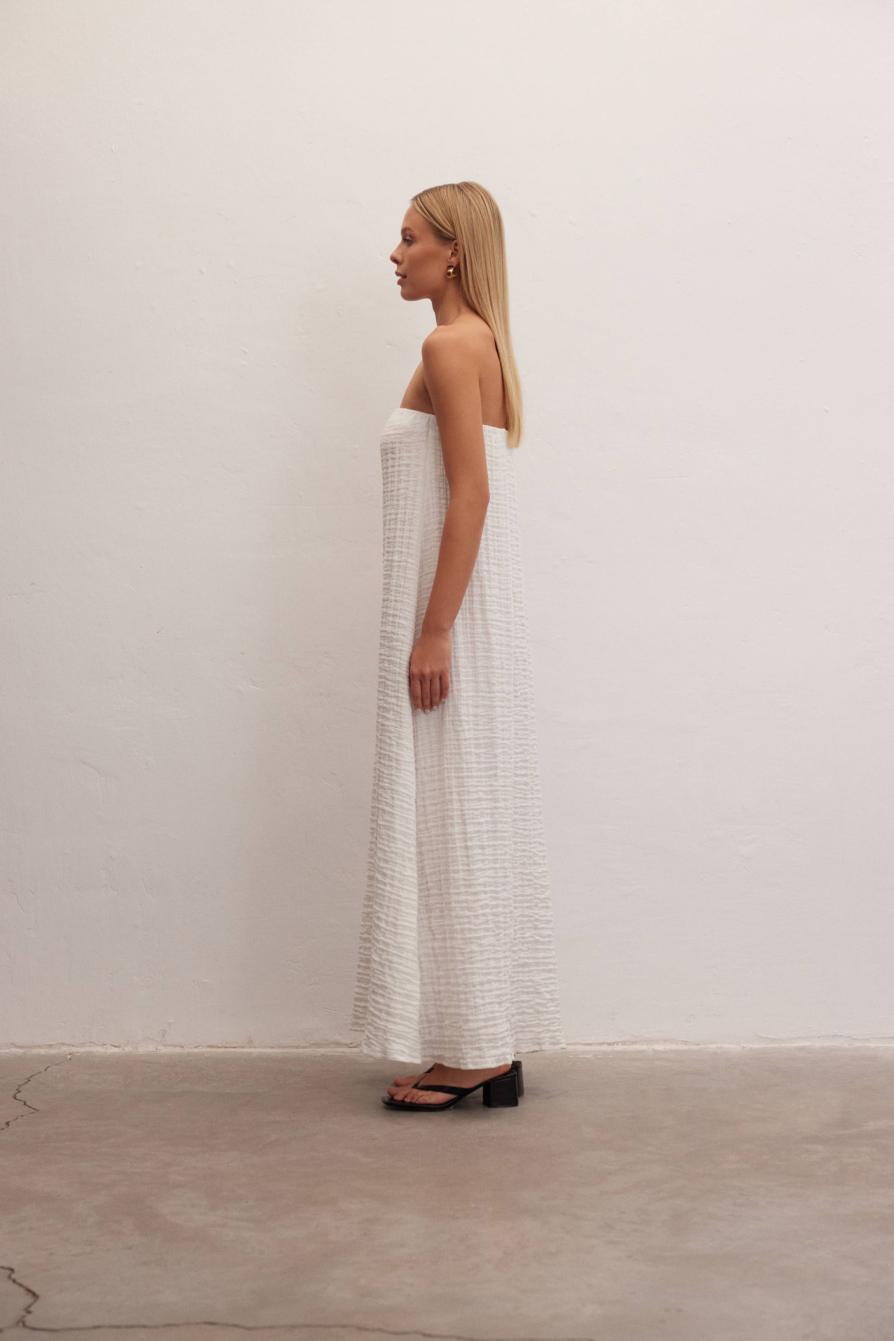 Zephyr | Textured Strapless Dress