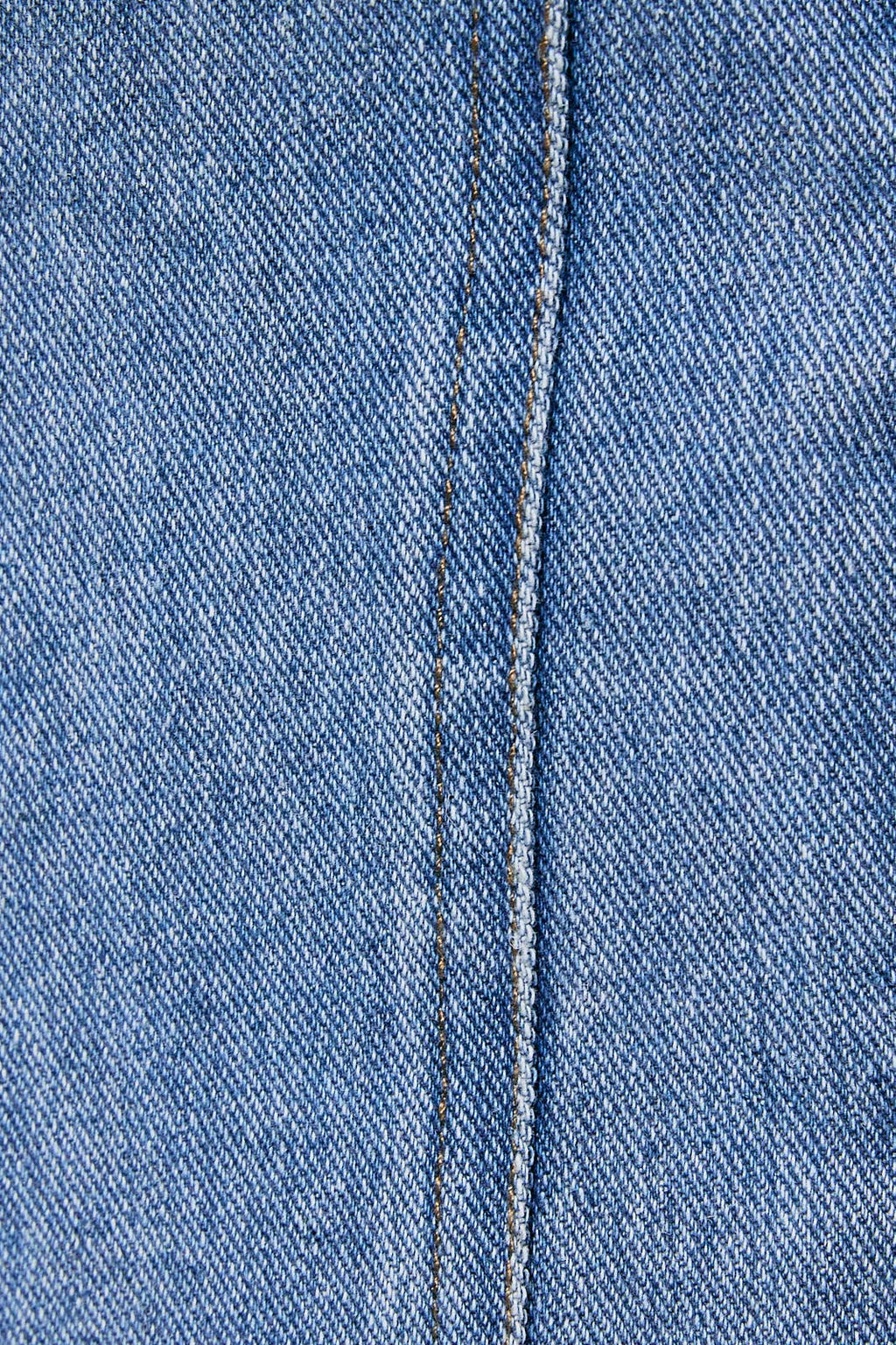 MID RISE DENIM SHORTS