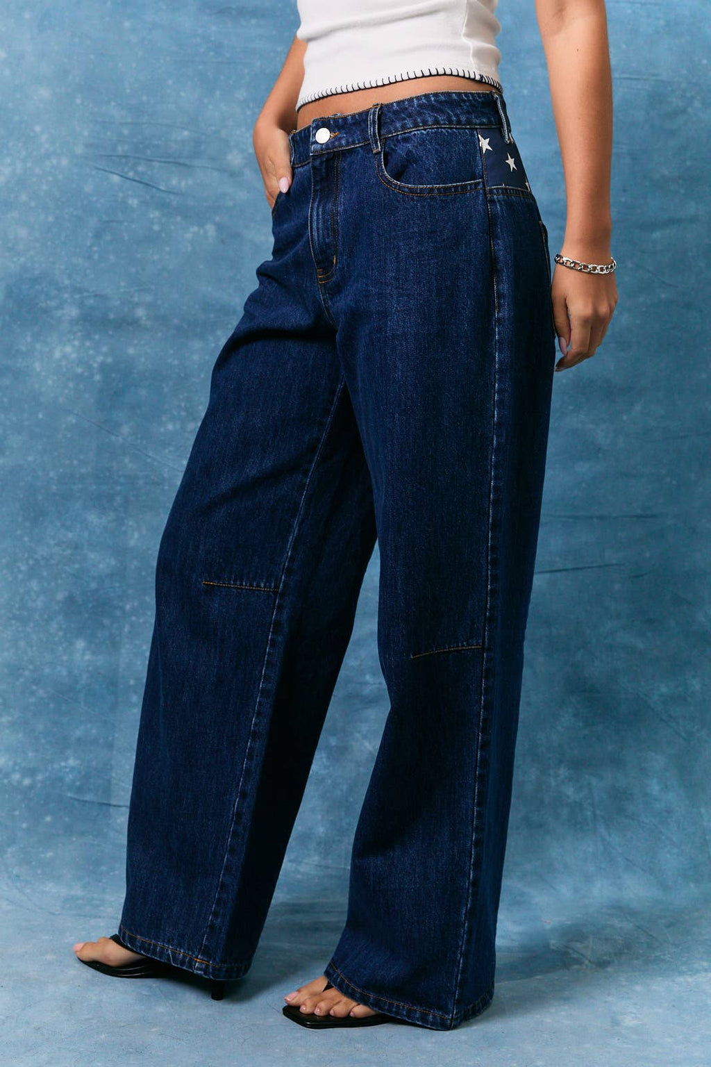 LOW-RISE USA FLAG DETAIL AT BACK PANTS
