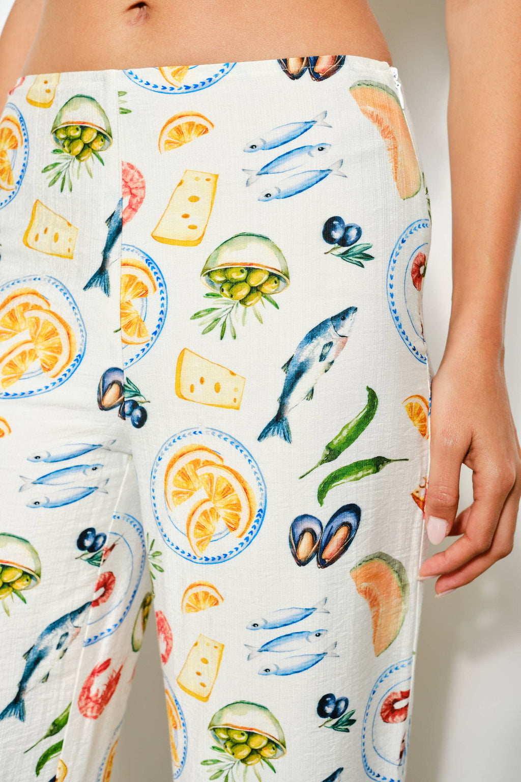 MADDOX PICNIC PRINT PANTS