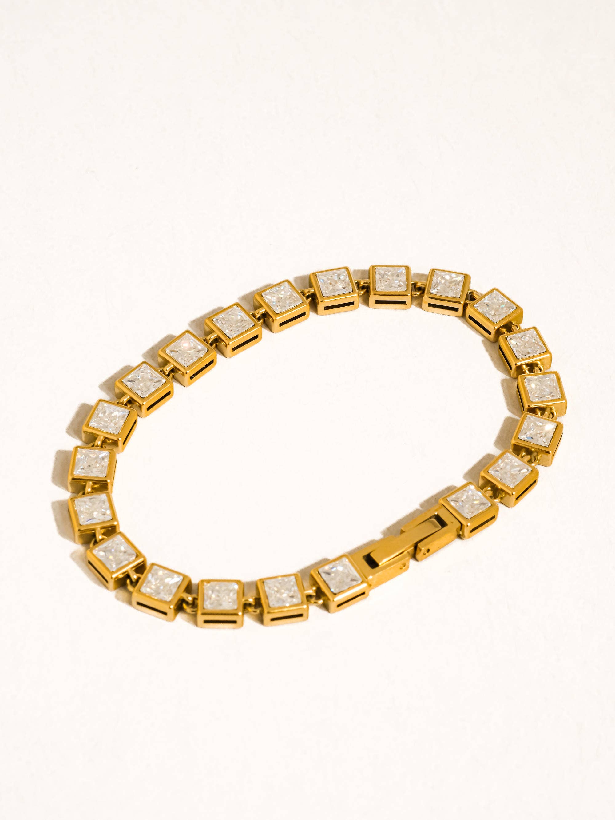 Midi 18K Gold Non-Tarnish Square Bracelet