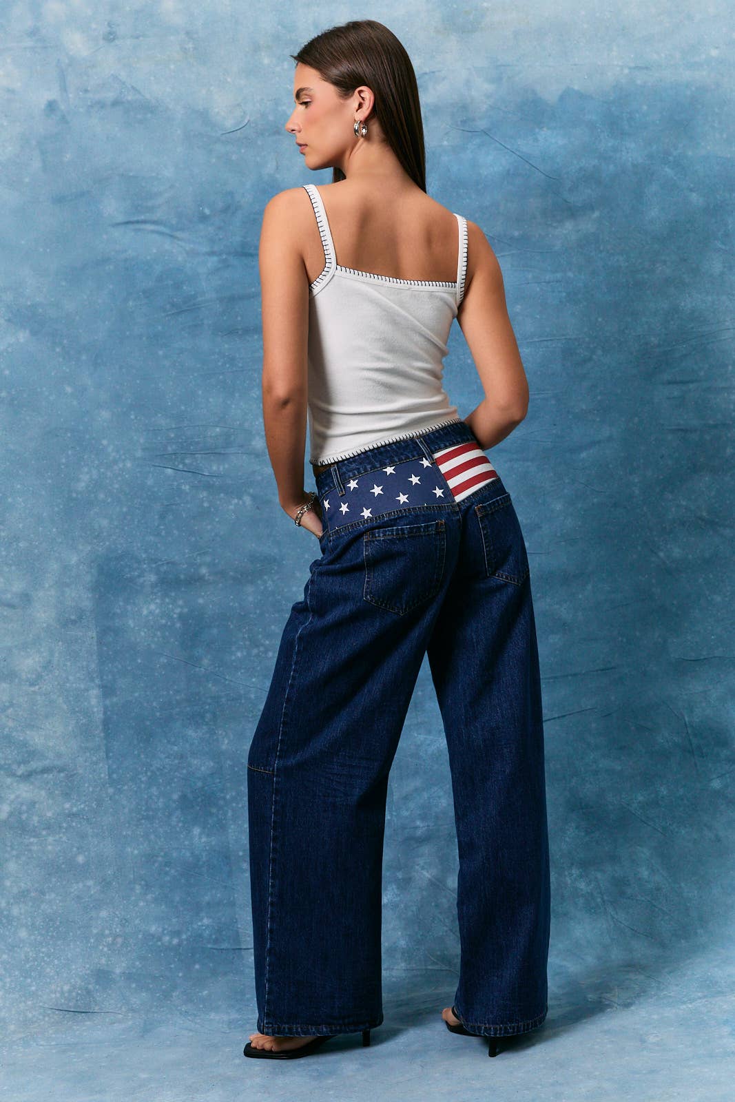 LOW-RISE USA FLAG DETAIL AT BACK PANTS