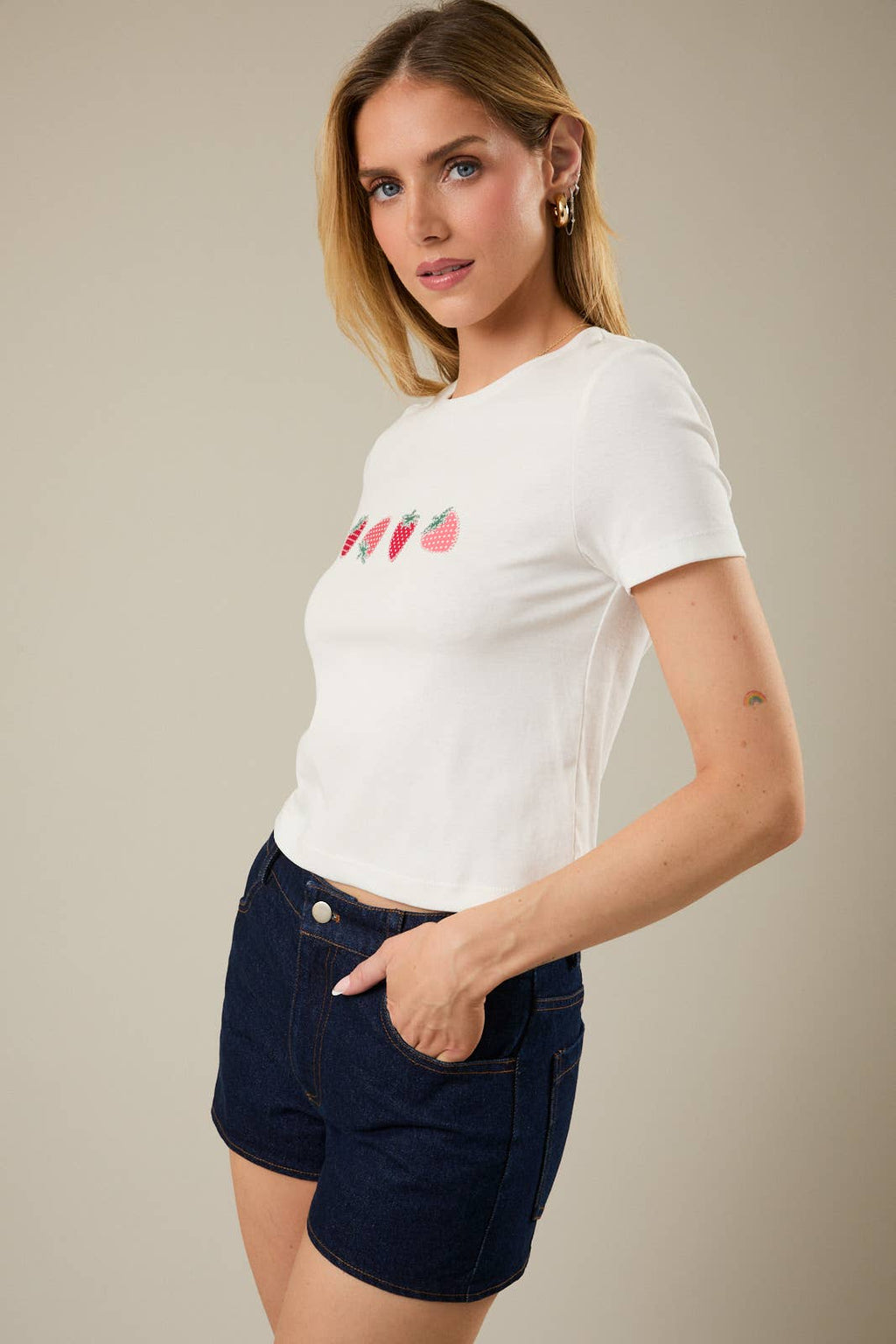 CREW NECK "STRAWBERRY" T-SHIRT