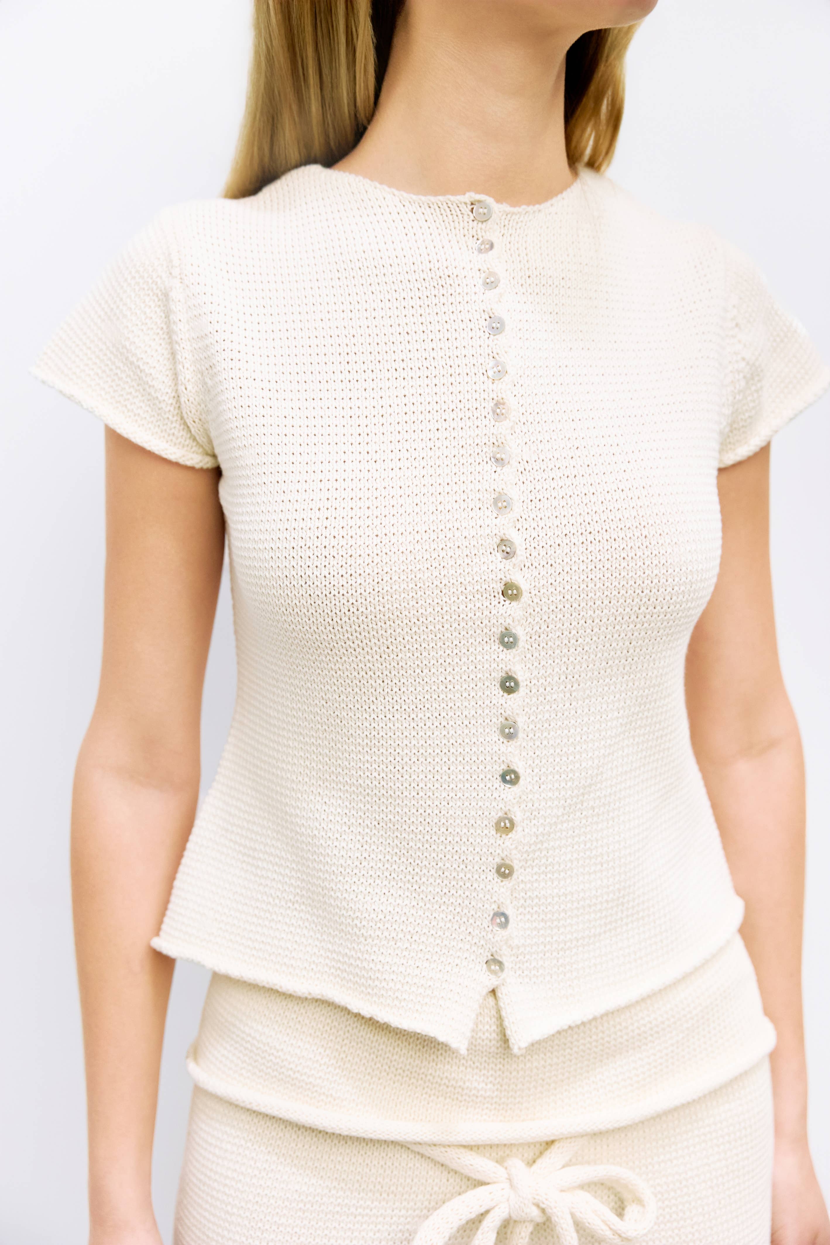 THE ALANA TOP | SUMMER KNIT BUTTON-DOWN TOP