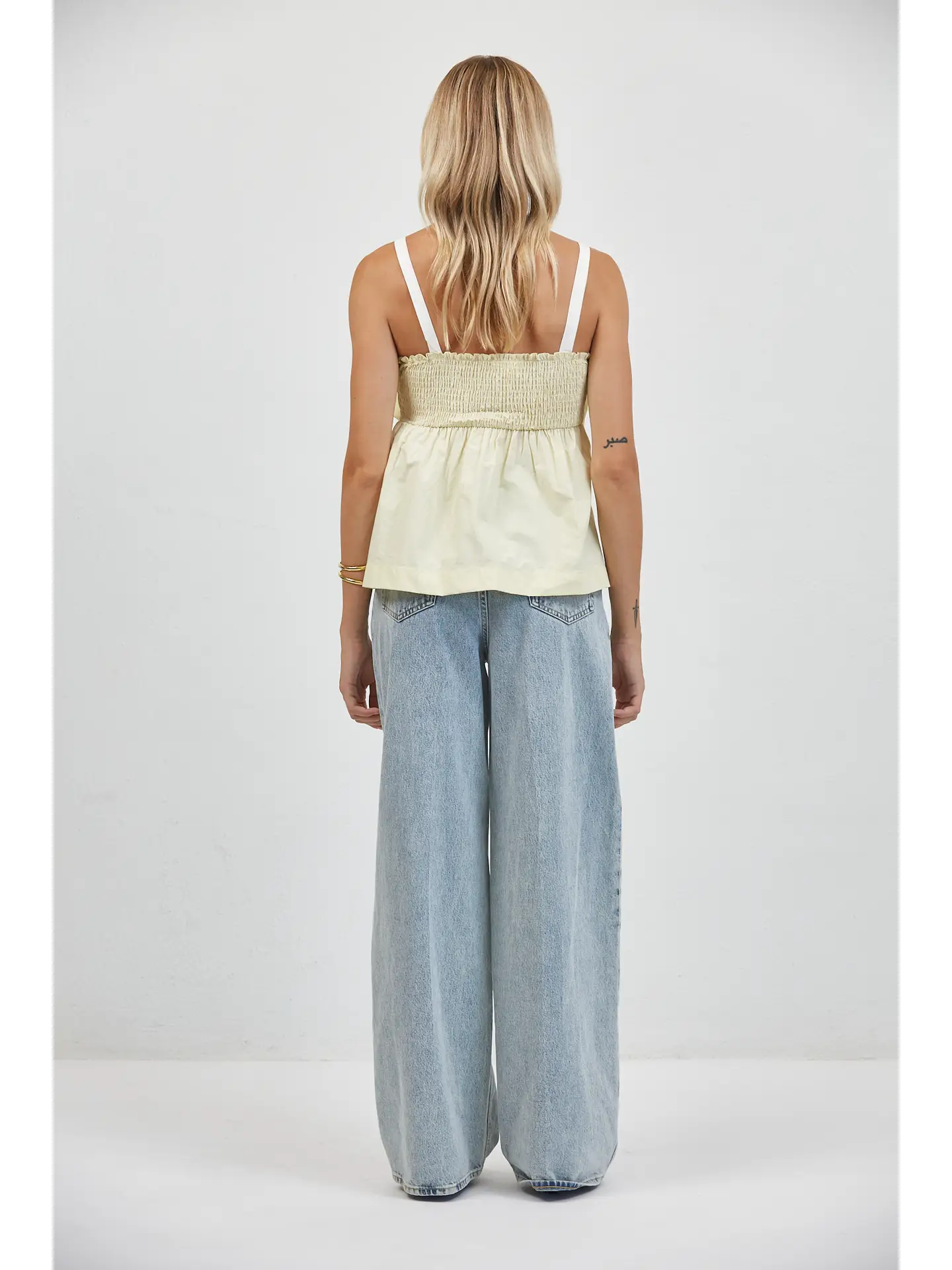 SMOCKING SQUARE NECK SLEEVELESS TOP