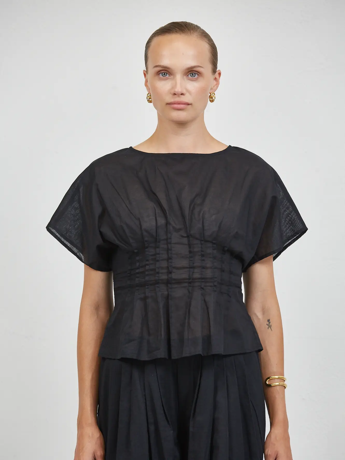 LINEN ROUND NECK SHORT SLEEVE TOP