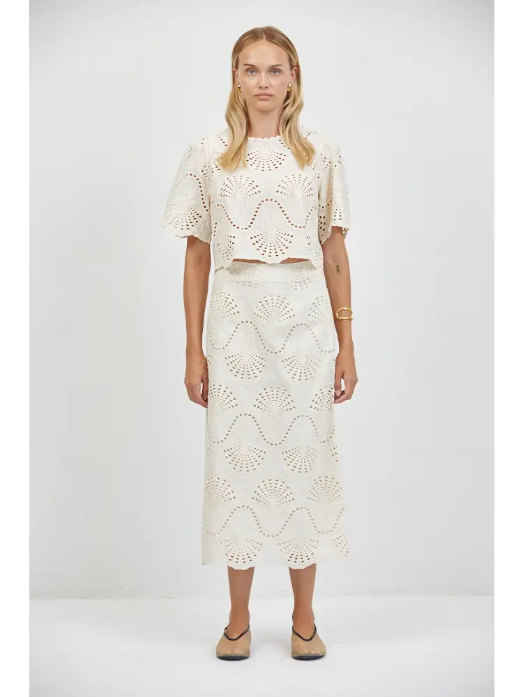 WOVEN TOP WITH EYELET DETAIL AND BACK SLIT