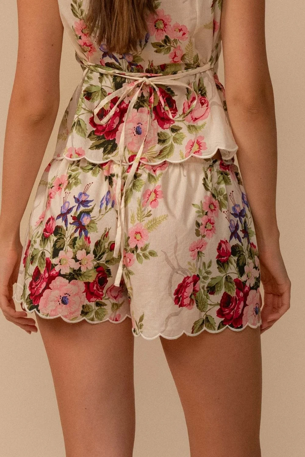 BOUQUET SCALLOPED LOW-RISE DRAWSTRING SHORT