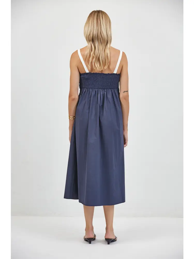 PLEATED SQUARE NECK SLEEVELESS MIDI DRESS