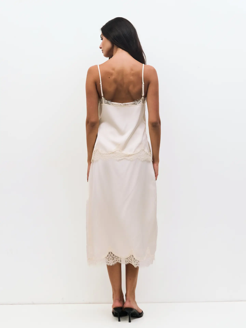 THE GABRIELLE TOP | LOOSE SATIN LACE TANK TOP